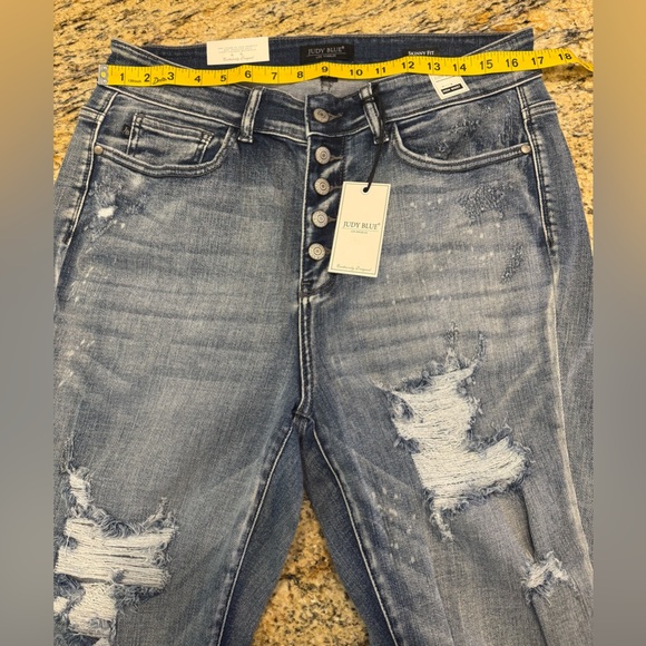 Judy Blue Jeans Womens Size 16W Skinny Fit High Waist Button Fly Distressed NWT - Picture 8 of 10